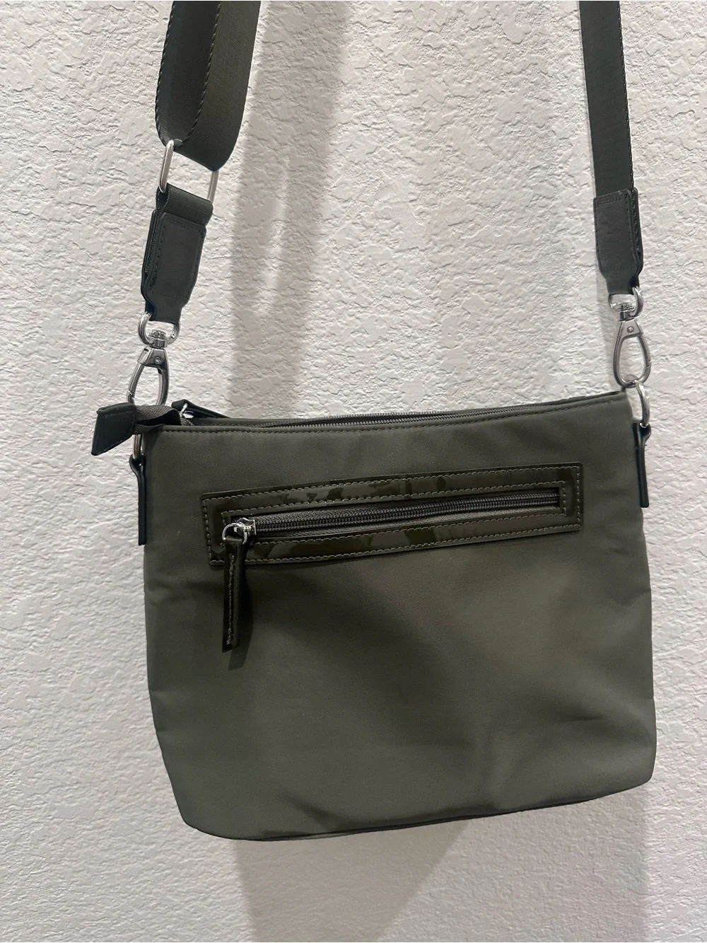 HKWP Olive Green Nylon Crossbody Bag Patent Trim Messenger‎ Shoulder Bag NEW